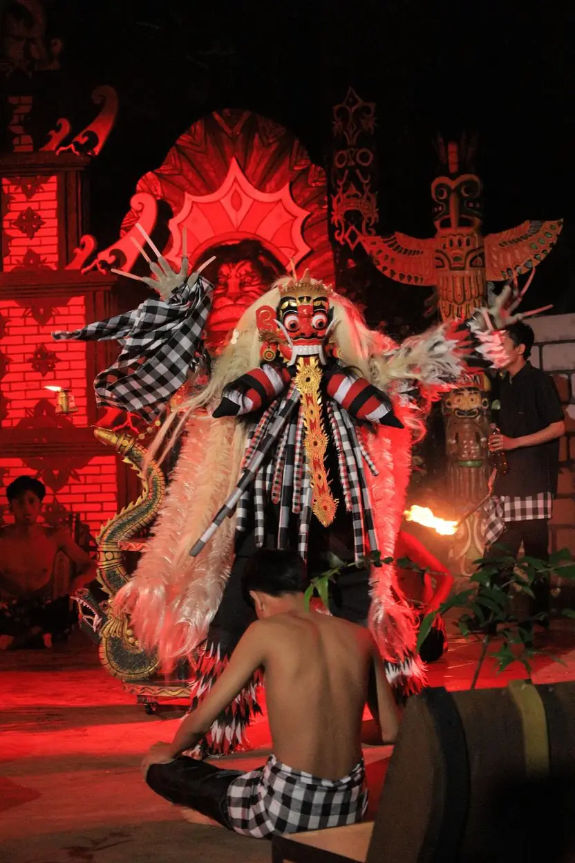 Penampil Barong di Ameerta Bumi