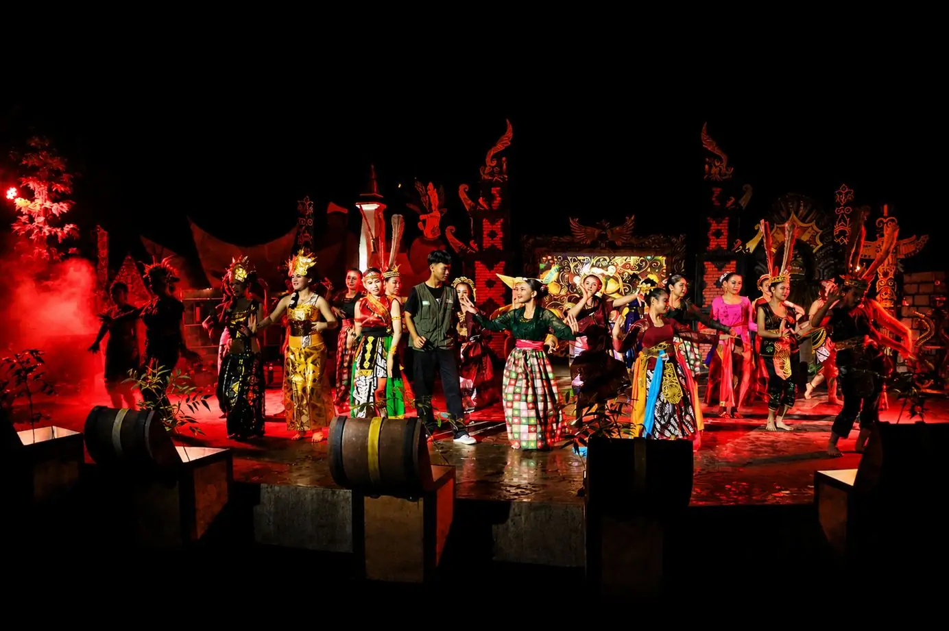 Pertunjukan Keajaiban 7 Tanah di Symforest
